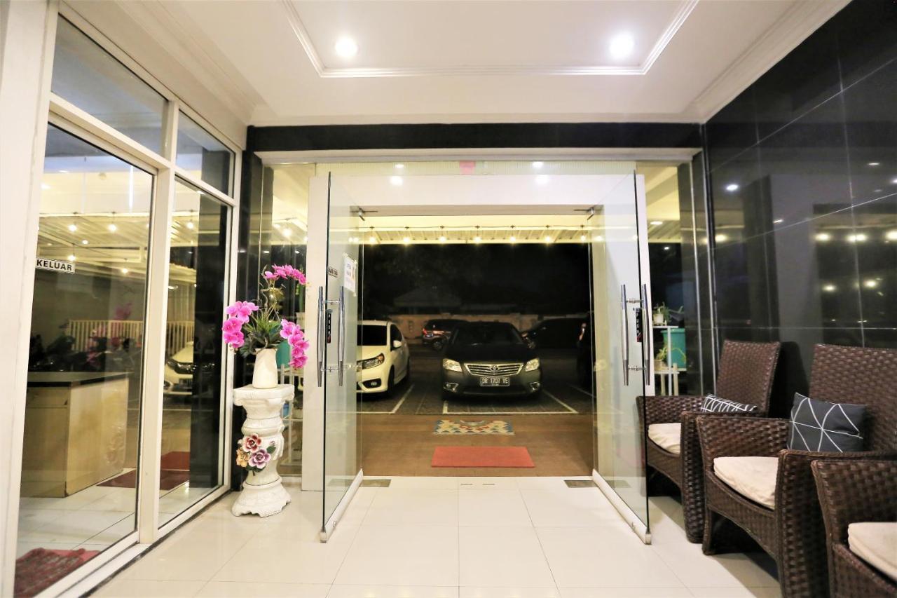 Gading Guest House Матарам Экстерьер фото