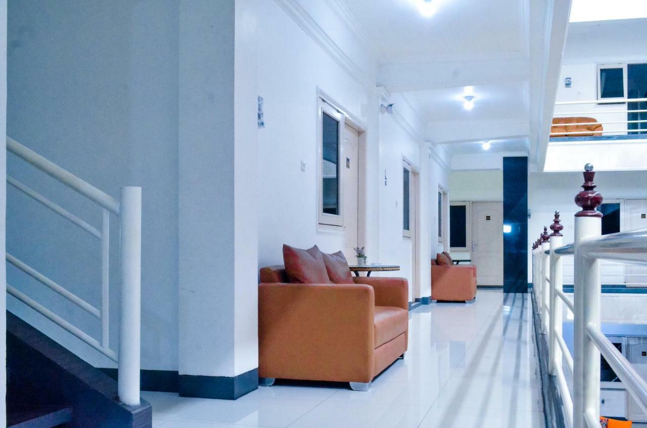 Gading Guest House Матарам Экстерьер фото