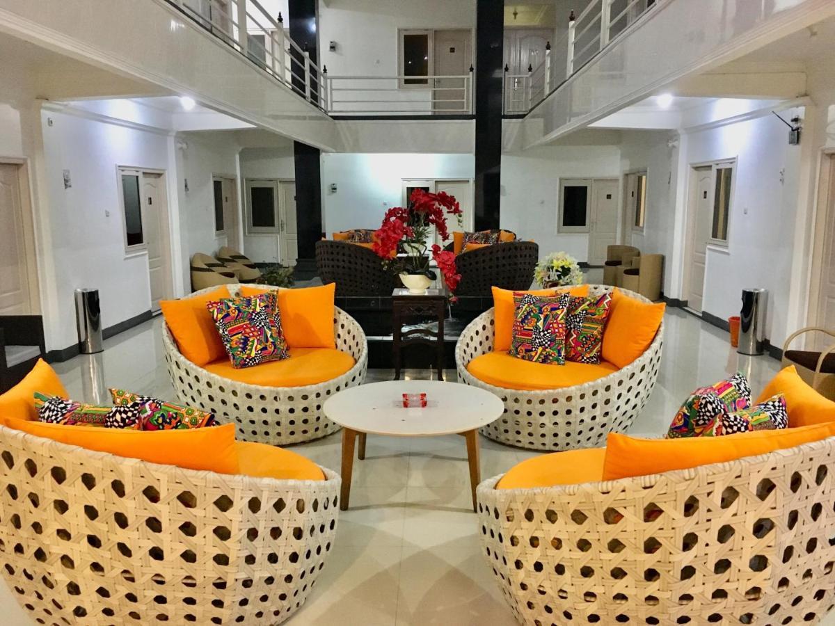 Gading Guest House Матарам Экстерьер фото
